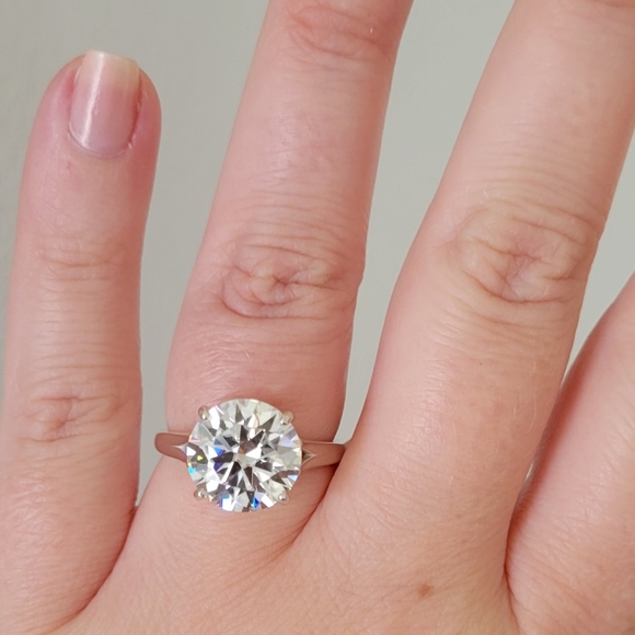 New 4ct Certified Moissanite Diamond Ring, Size 7 - Picture 5 of 11